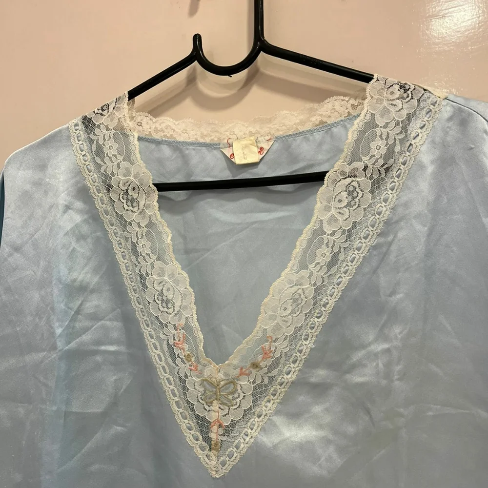 Blue satin night dress - Picture 2 of 5